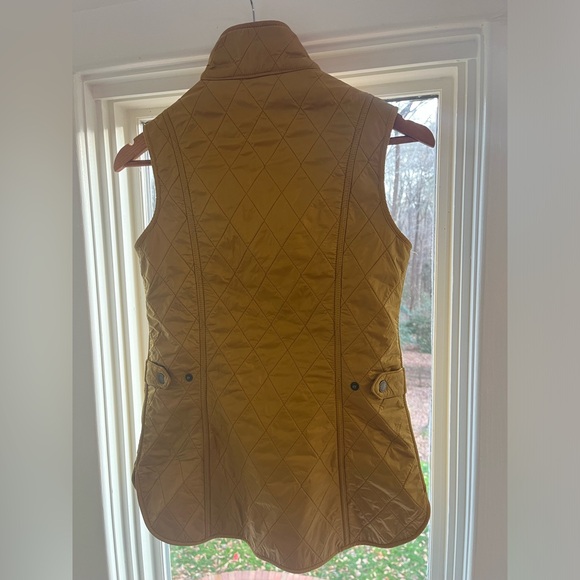 Barbour vest, women’s U.S. size 4. - Picture 4 of 7